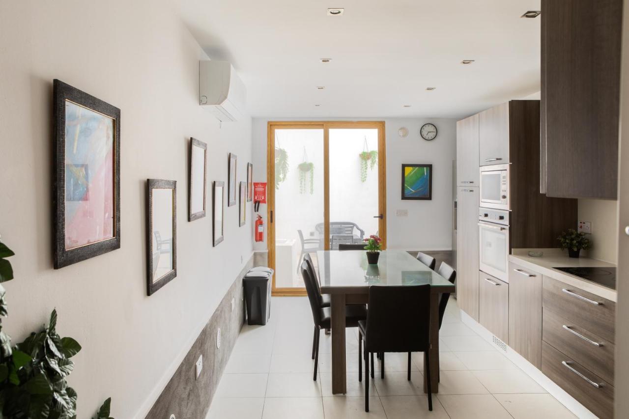 Entire Luxury Sliema Townhouse Steps From Beach Exterior photo