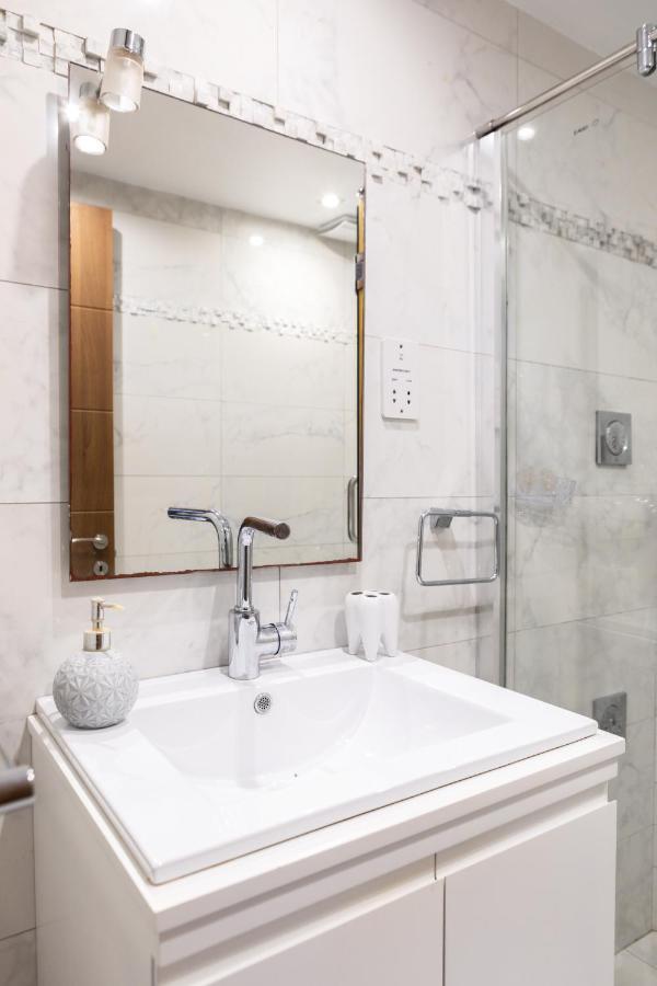 Entire Luxury Sliema Townhouse Steps From Beach Exterior photo